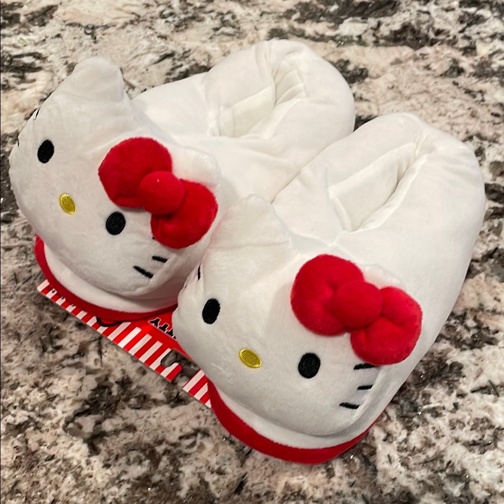 HELLO KITTY Plush Slippers - White and Red Women’s Size 9/10 NWT